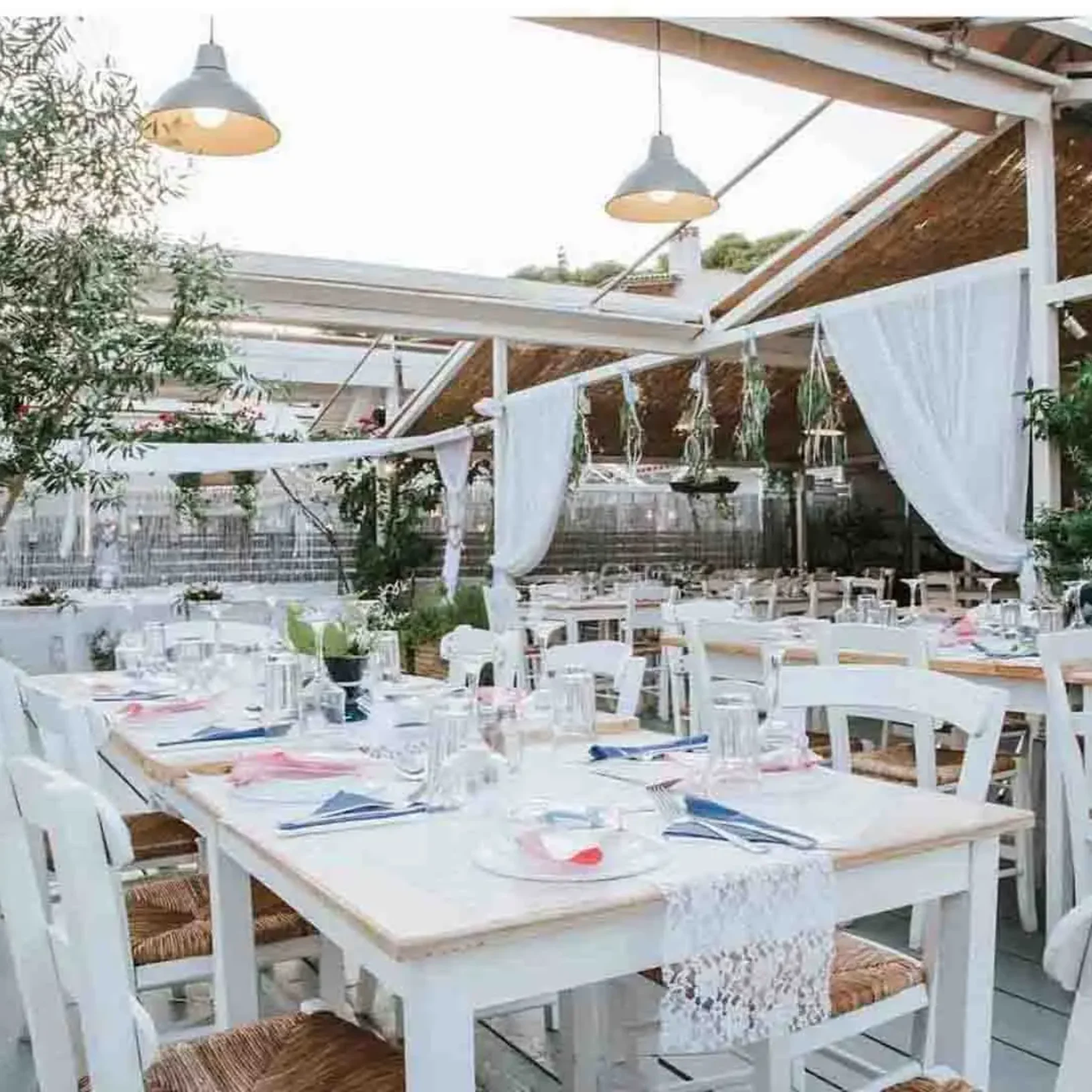 Askeli Restaurant | Weddings | Image 17