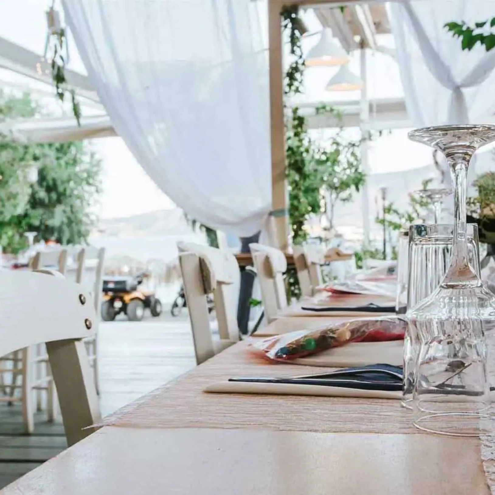 Askeli Restaurant | Weddings | Image 20